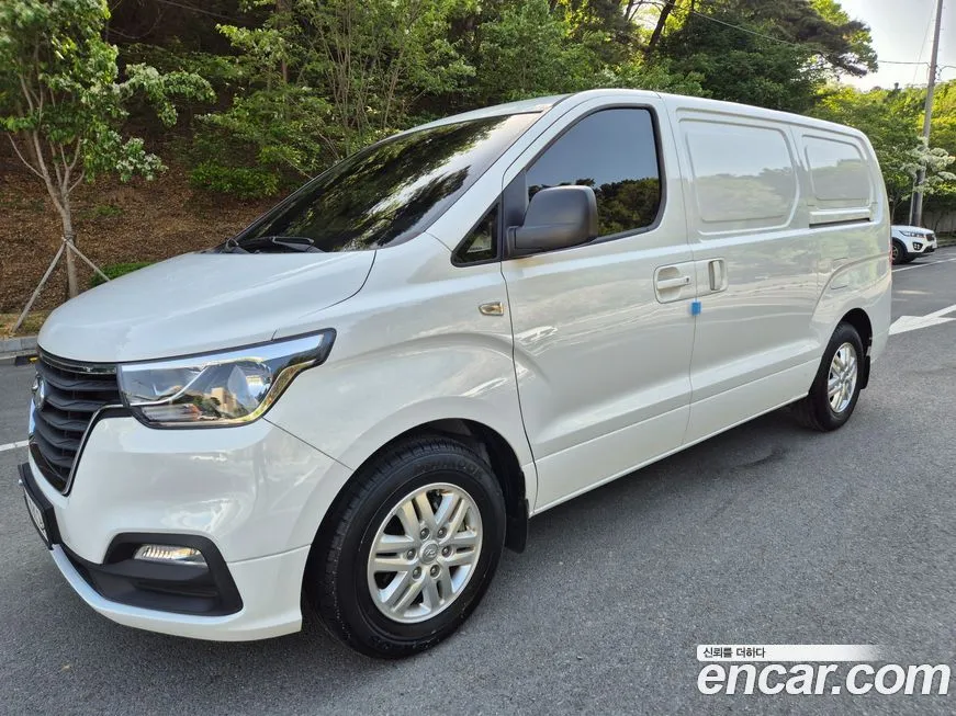 Hyundai Starex — фото 3