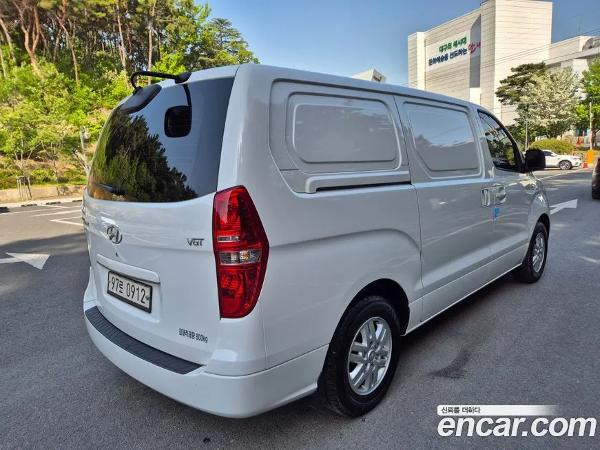 Hyundai Starex — фото 5