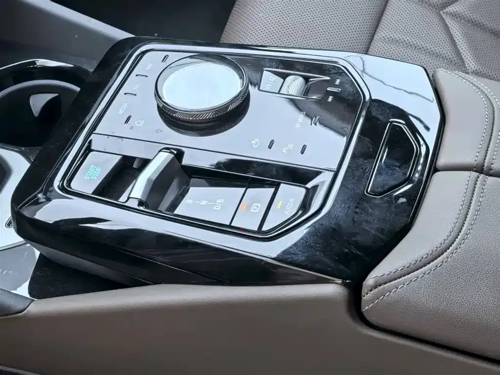 BMW i5 2024 из CN, фото 10