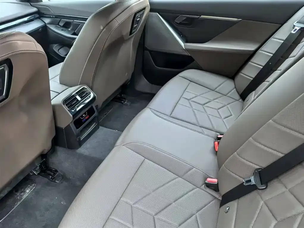BMW i5 2024 из CN, фото 8