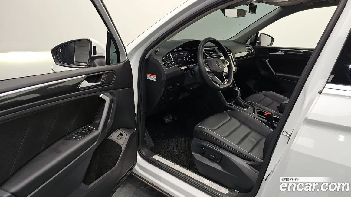 Volkswagen Tiguan — фото 10