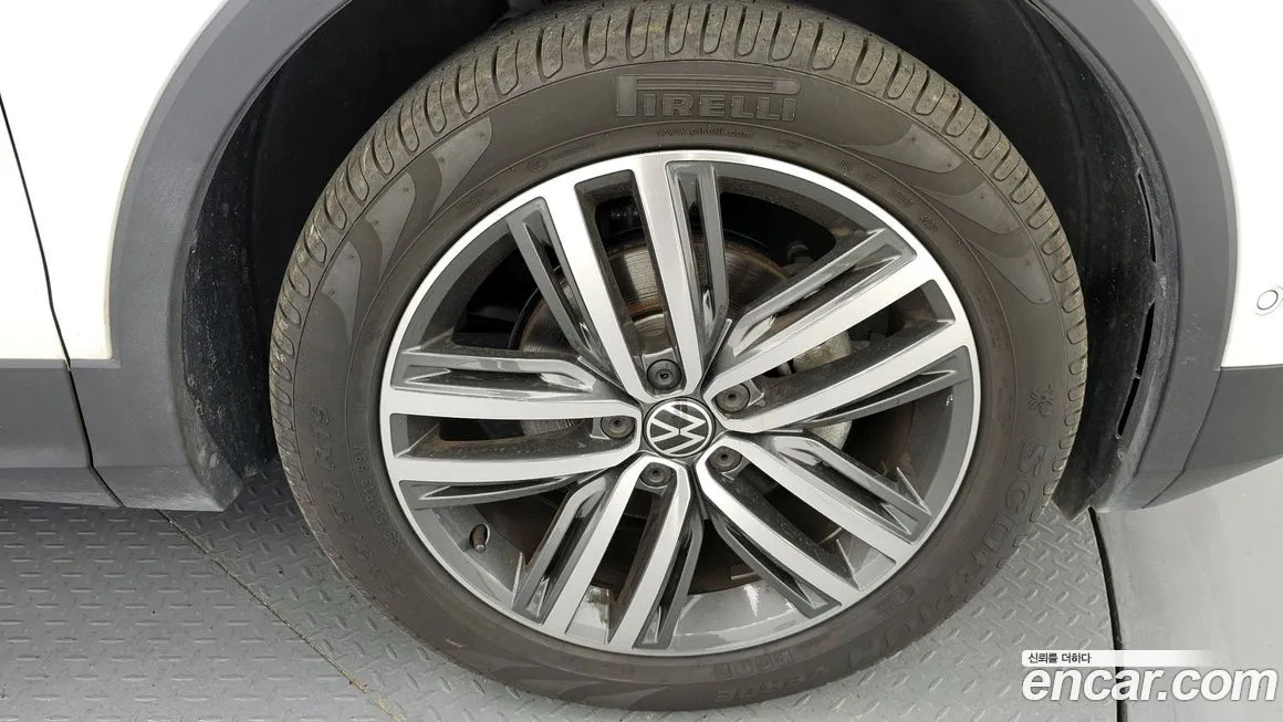 Volkswagen Tiguan — фото 5