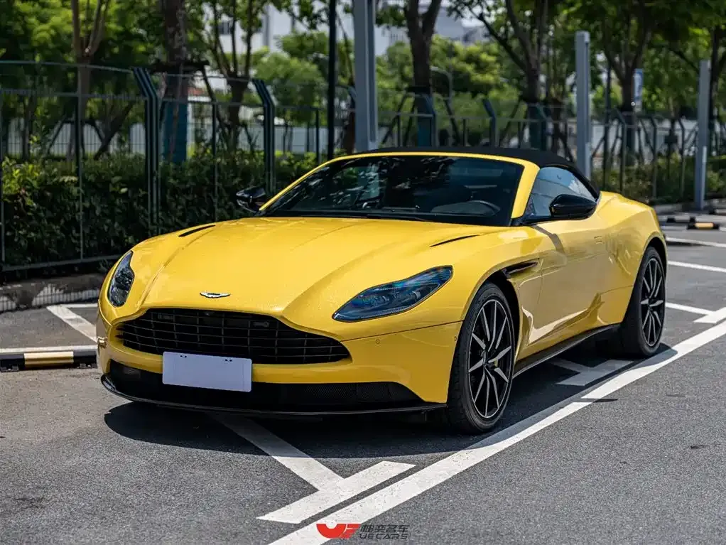 Aston Martin DB11 2021 из CN, фото 1