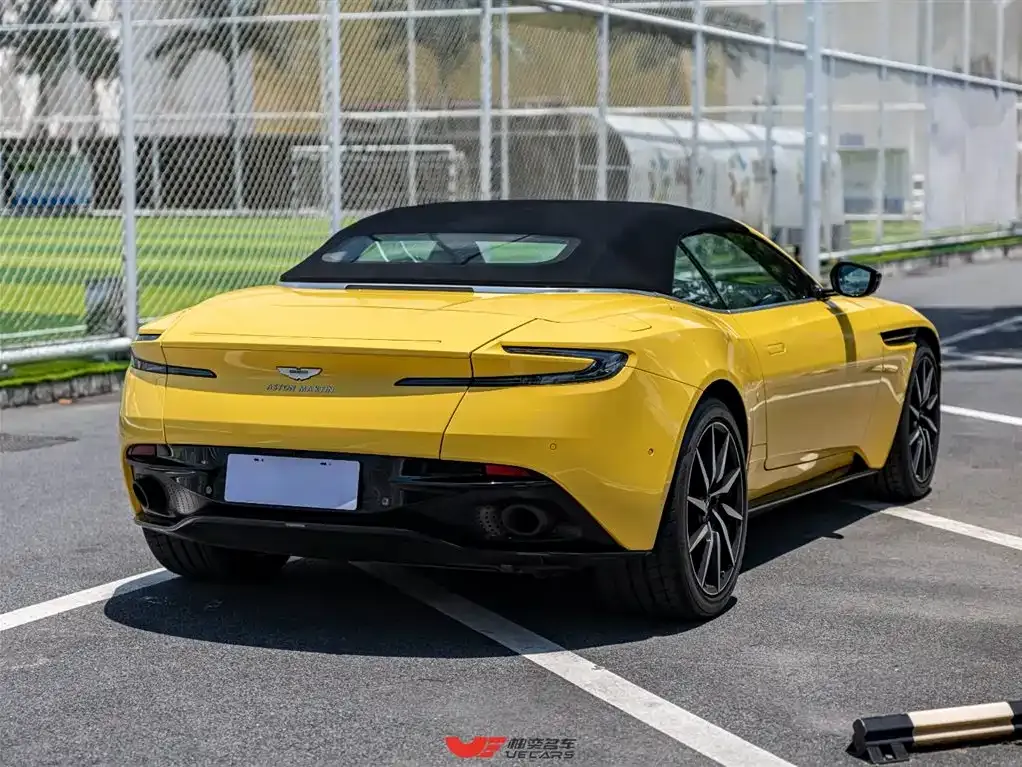 Aston Martin DB11 2021 из CN, фото 4