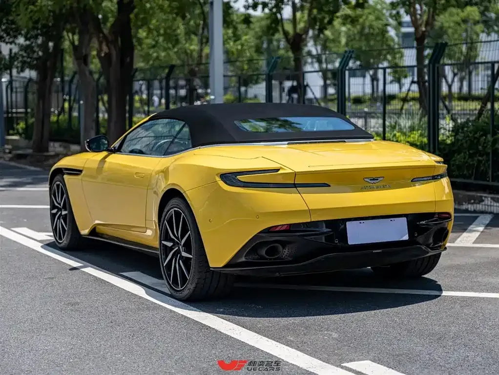 Aston Martin DB11 2021 из CN, фото 6