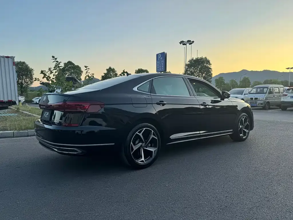 Volkswagen Passat — фото 5