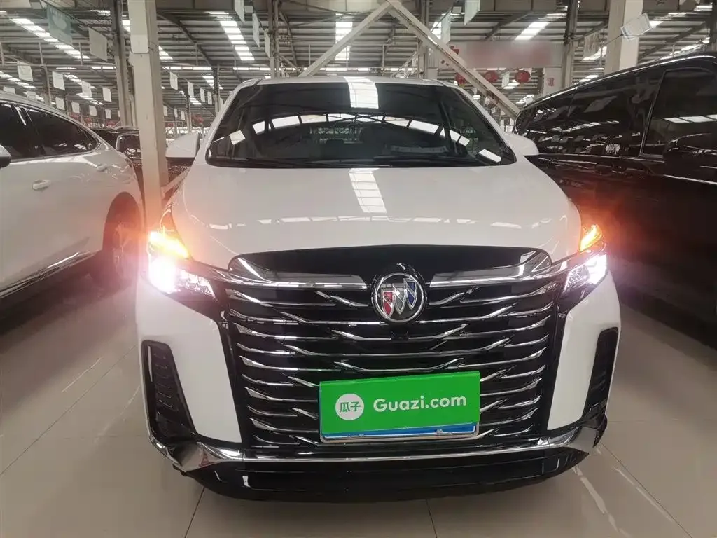 Buick GL8 2023 из CN, фото 3