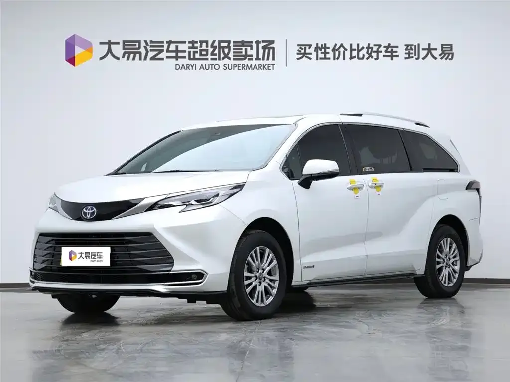 Toyota Sienna 2023 из CN, фото 1