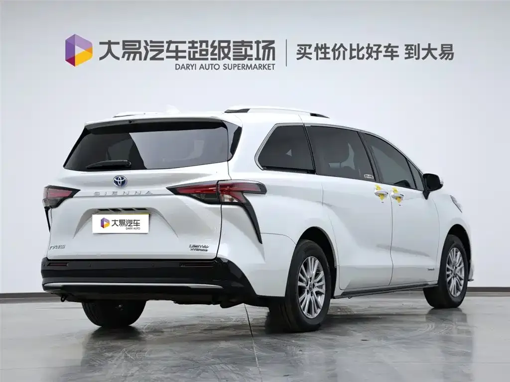 Toyota Sienna 2023 из CN, фото 3