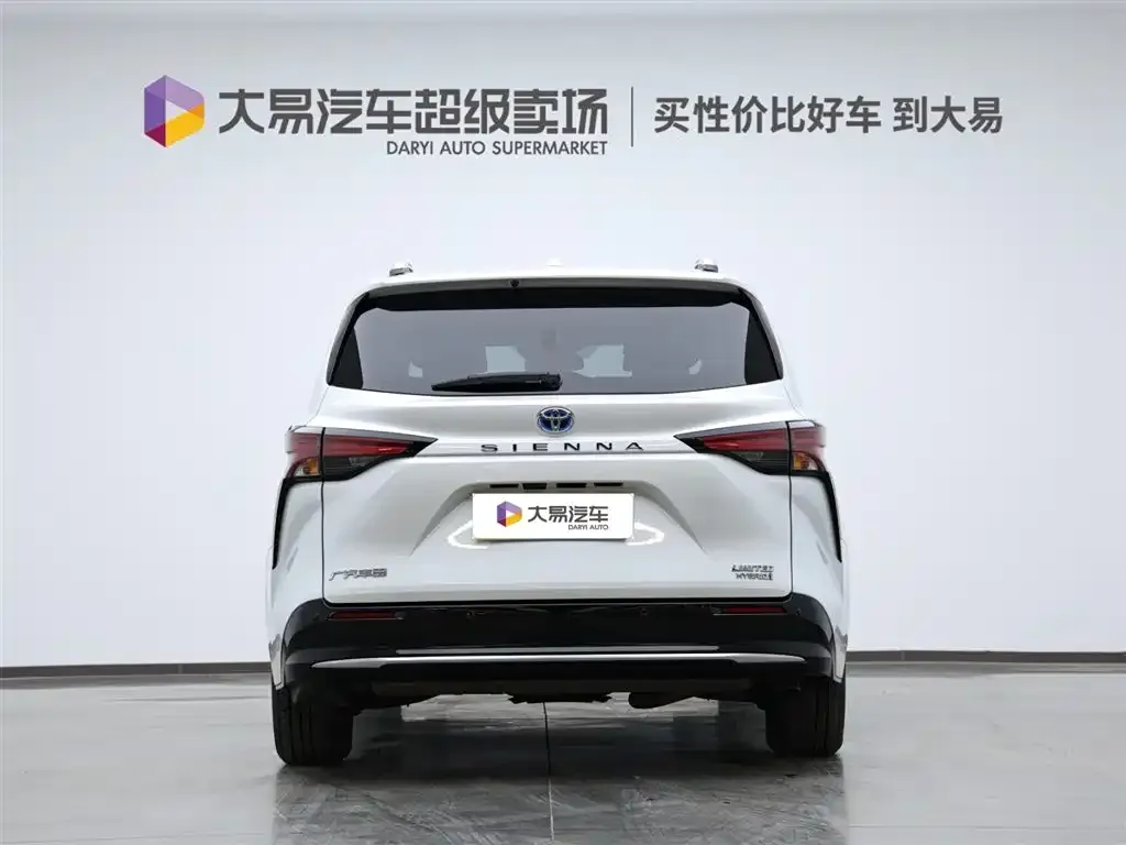 Toyota Sienna 2023 из CN, фото 4