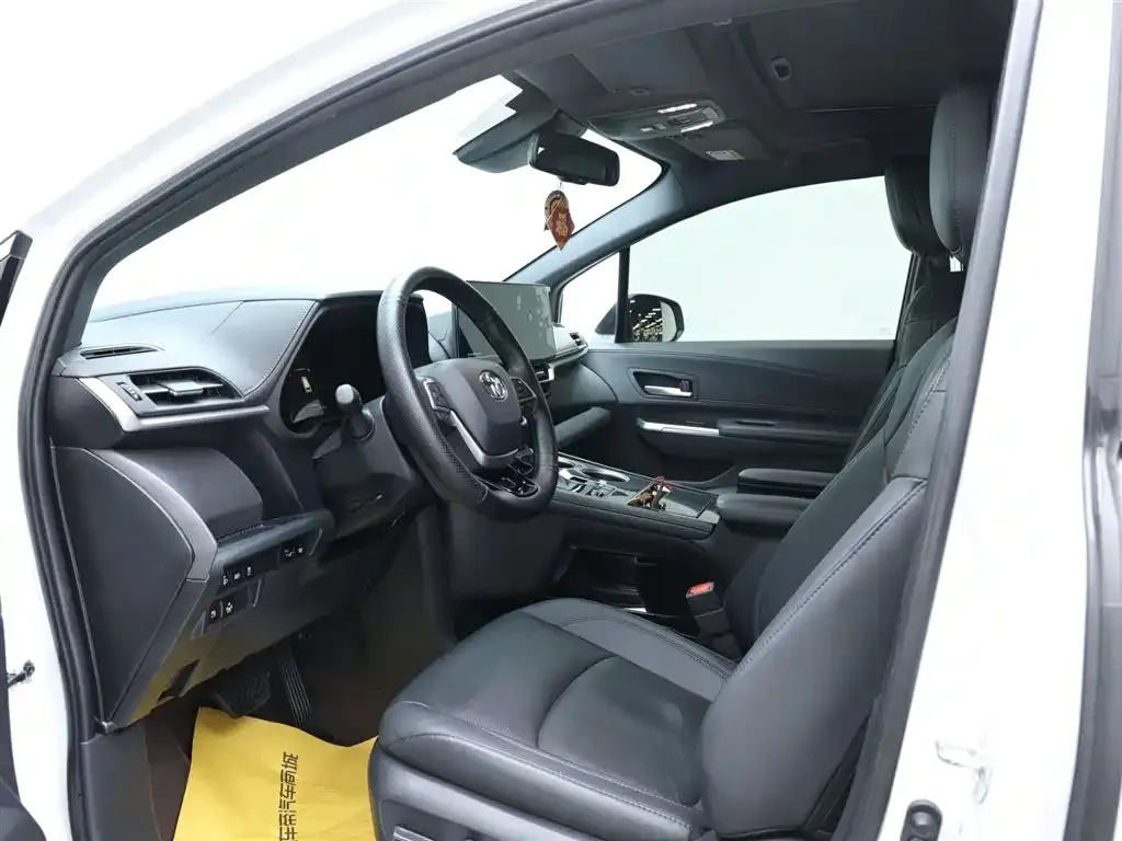 Toyota Sienna 2023 из CN, фото 8