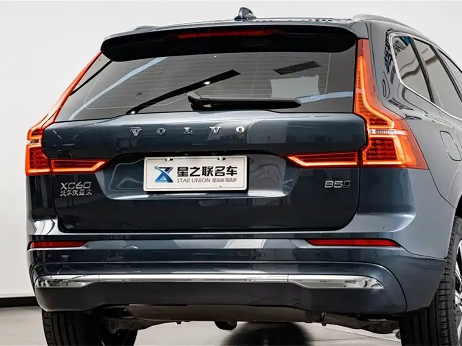 Volvo XC60 — фото 8