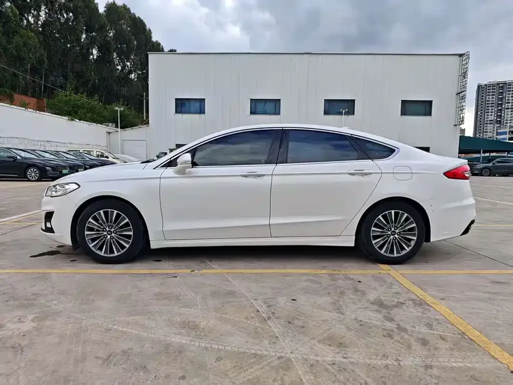 Ford Mondeo 2021 из CN, фото 4