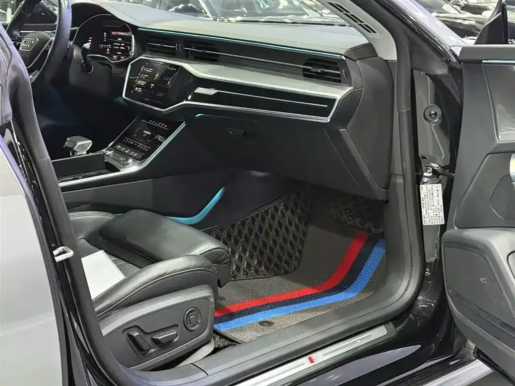 Audi A7 2021 из CN, фото 10