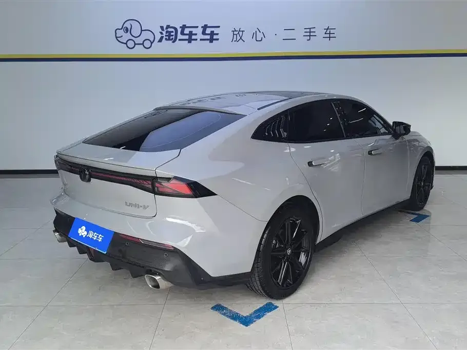 Changan UNI-V 2023 из CN, фото 3
