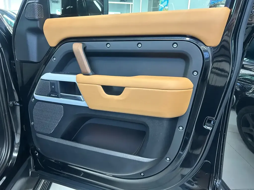 Land Rover Defender 2024 из CN, фото 8
