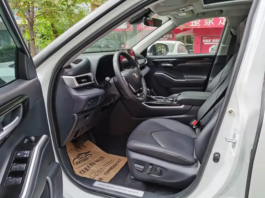 Toyota Highlander 2024 из CN, фото 4