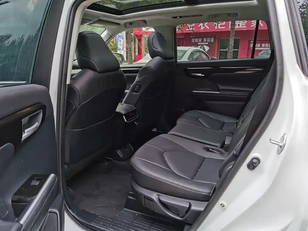 Toyota Highlander 2024 из CN, фото 5