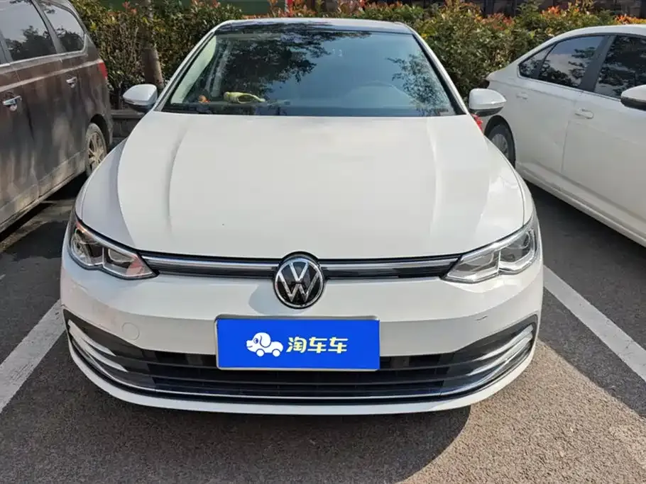 Volkswagen Golf 2024 из CN, фото 2