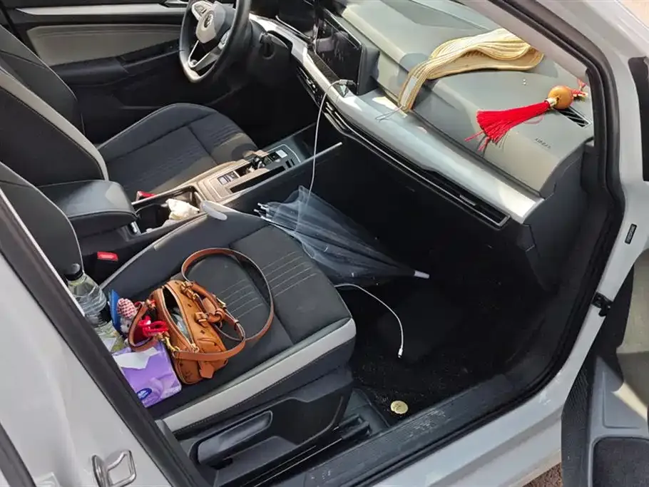 Volkswagen Golf 2024 из CN, фото 8
