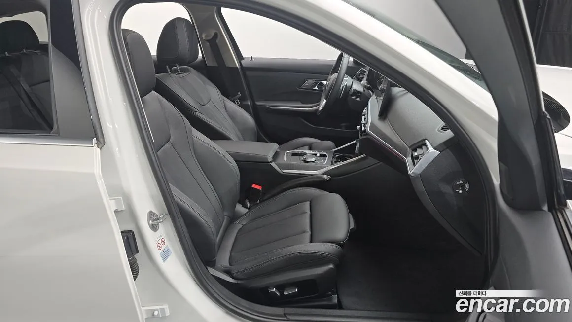 BMW 3-Series 2023 из KR, фото 10