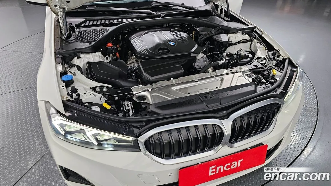 BMW 3-Series 2023 из KR, фото 6