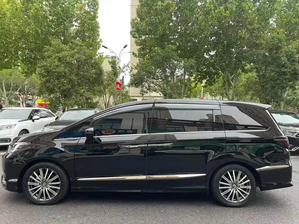 Honda Elysion 2023 из CN, фото 3