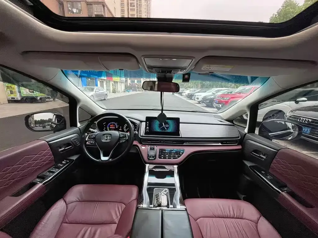 Honda Elysion 2023 из CN, фото 4