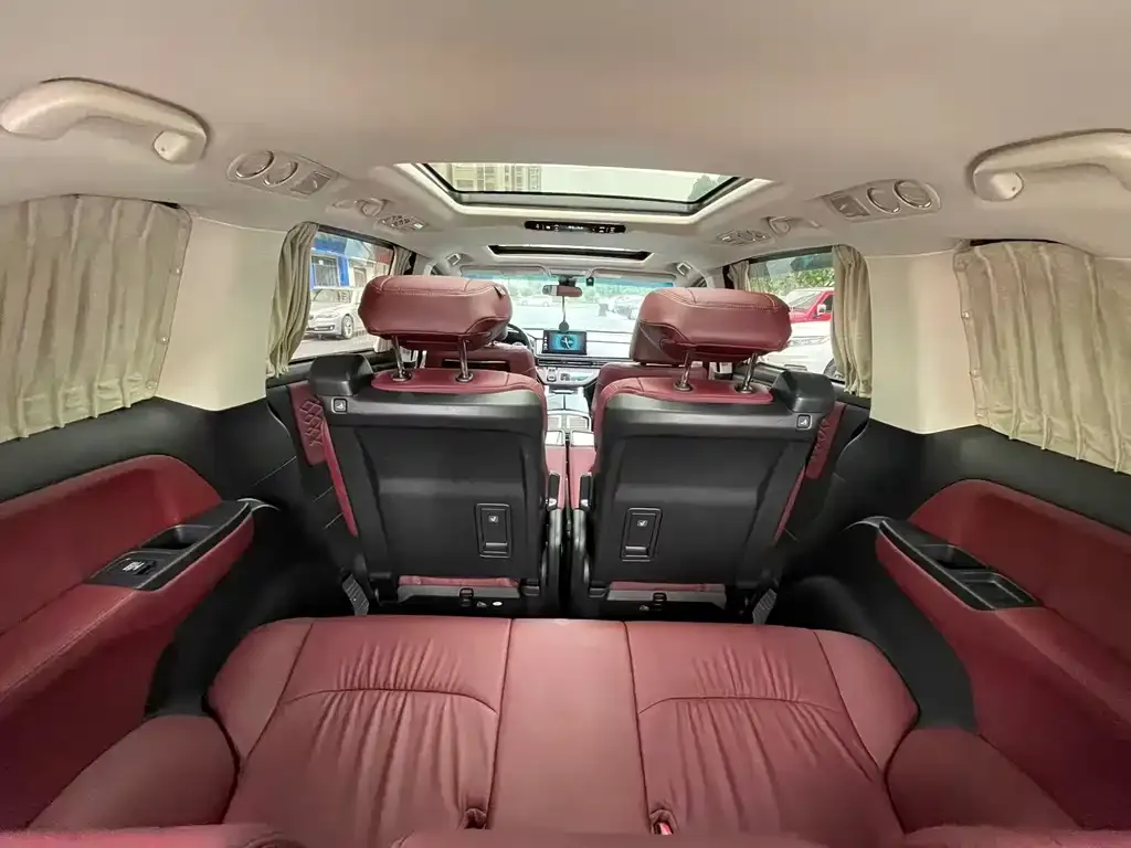 Honda Elysion 2023 из CN, фото 5