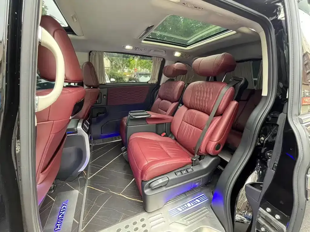 Honda Elysion 2023 из CN, фото 7