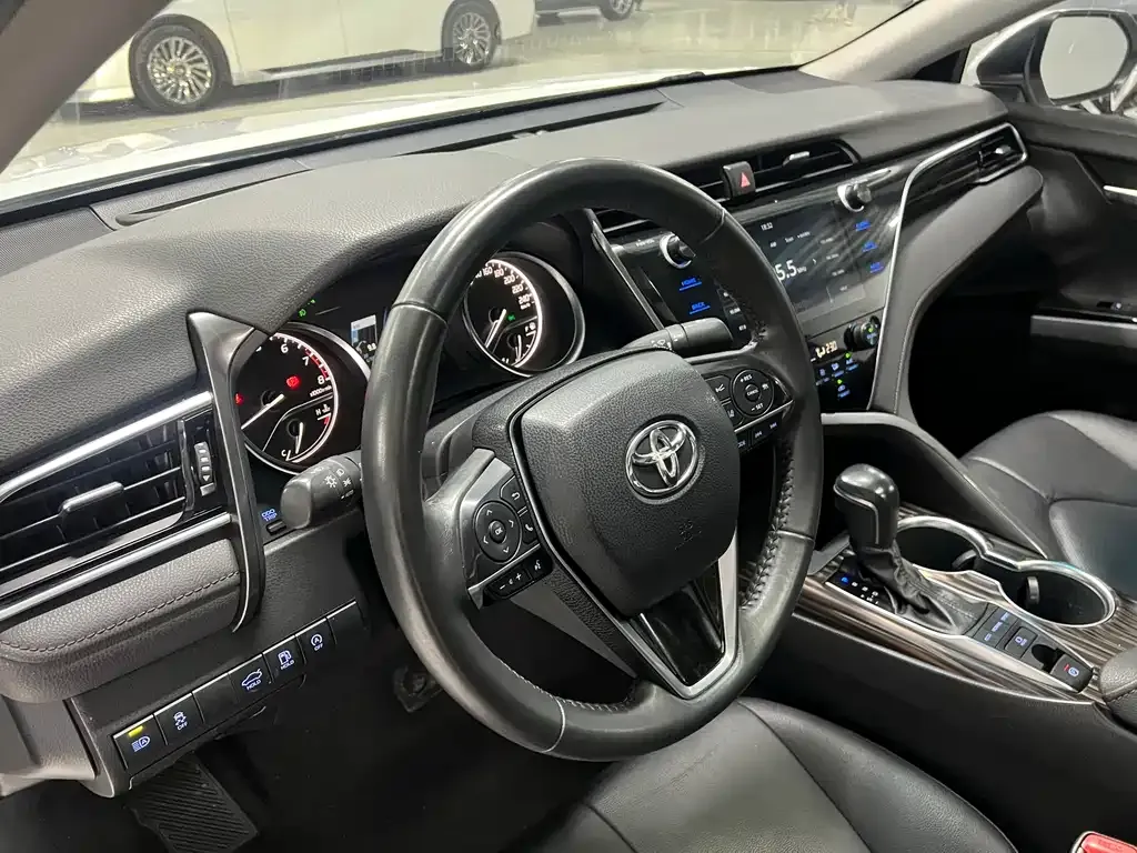 Toyota Camry 2021 из CN, фото 5
