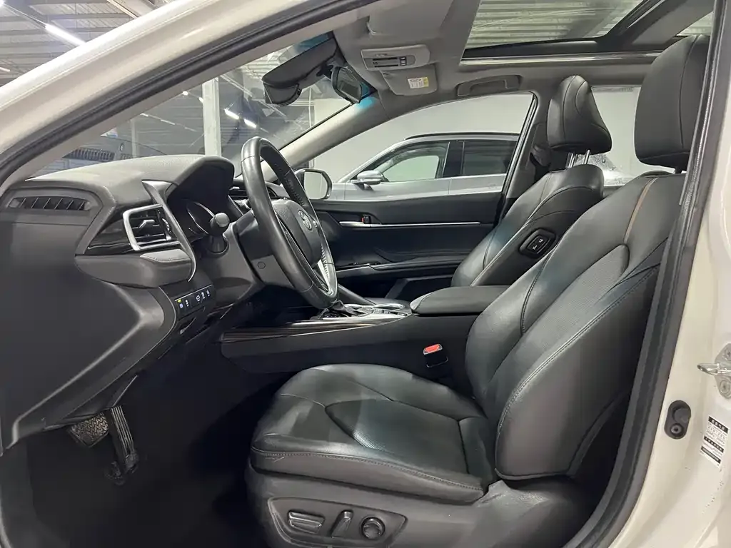 Toyota Camry 2021 из CN, фото 7