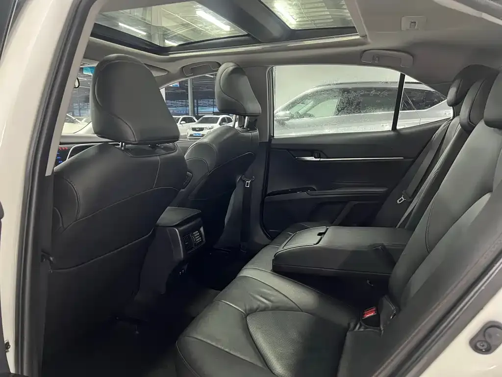 Toyota Camry 2021 из CN, фото 8