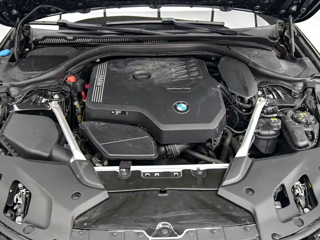 BMW 5 Series — фото 10