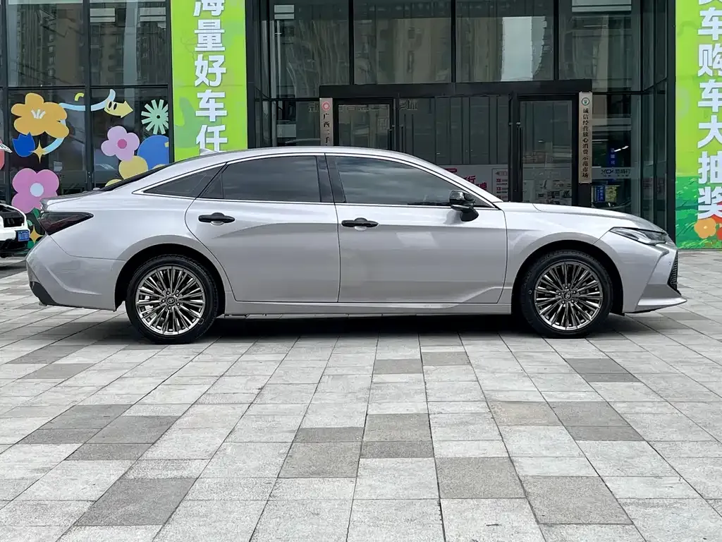 Toyota Avalon 2023 из CN, фото 4