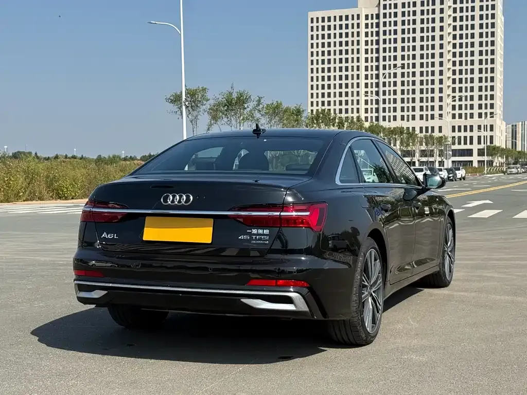Audi A6L 2022 из CN, фото 9