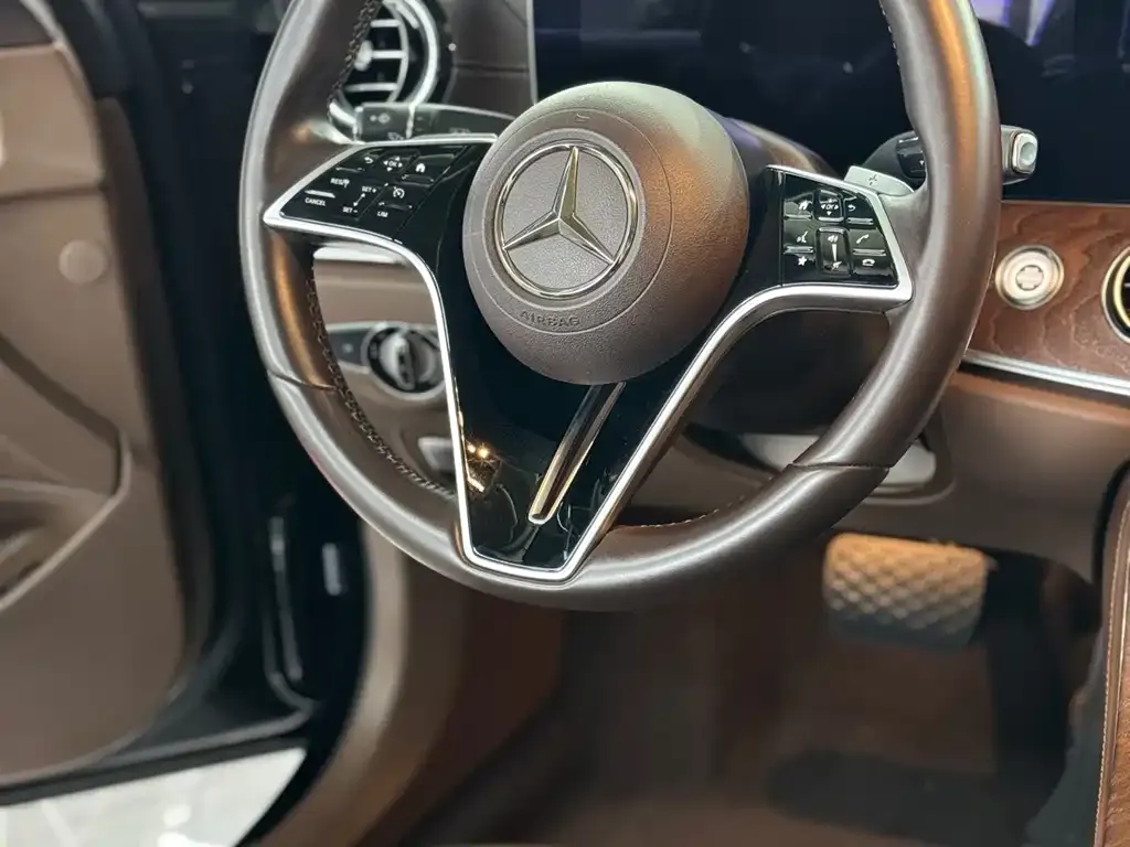 Mercedes-Benz E-Class 2023 из CN, фото 6