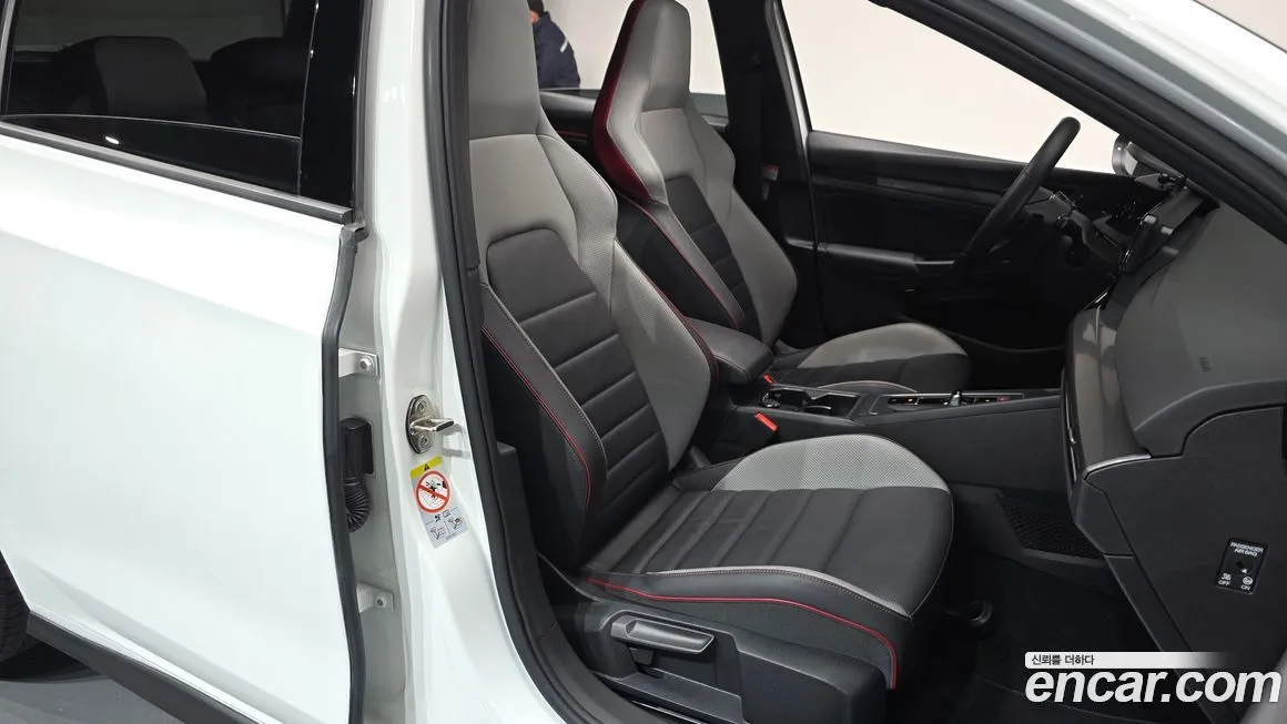 Volkswagen Golf 2022 из KR, фото 10