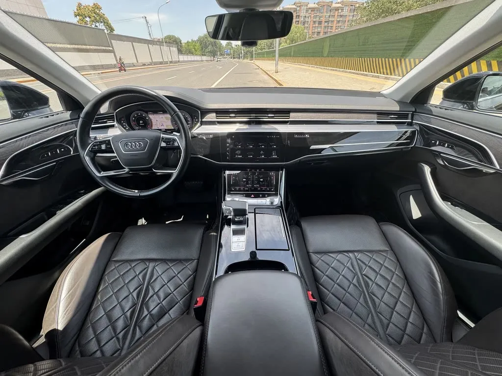 Audi A8 2022 из CN, фото 10