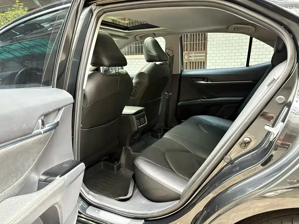 Toyota Camry 2022 из CN, фото 9