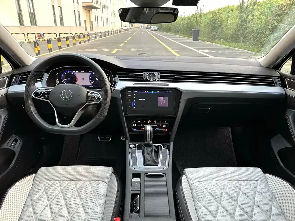 Volkswagen Magotan 2023 из CN, фото 5
