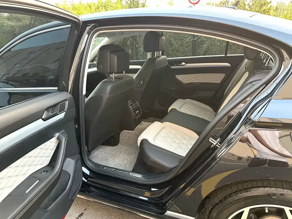 Volkswagen Magotan 2023 из CN, фото 6