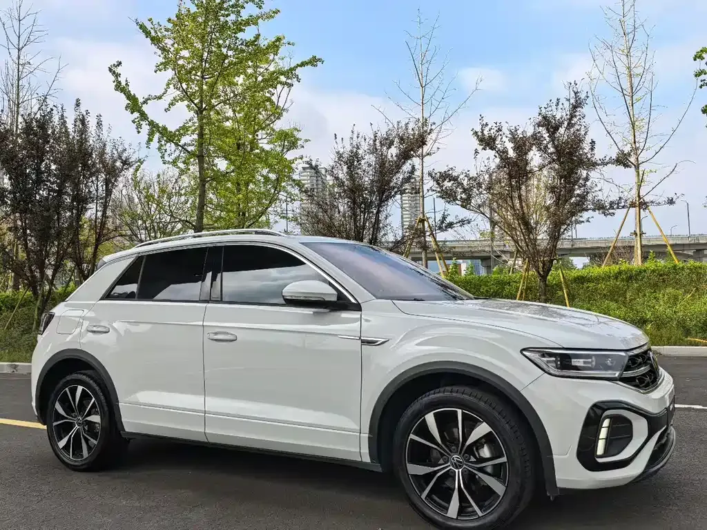 Volkswagen T-Roc — фото 3
