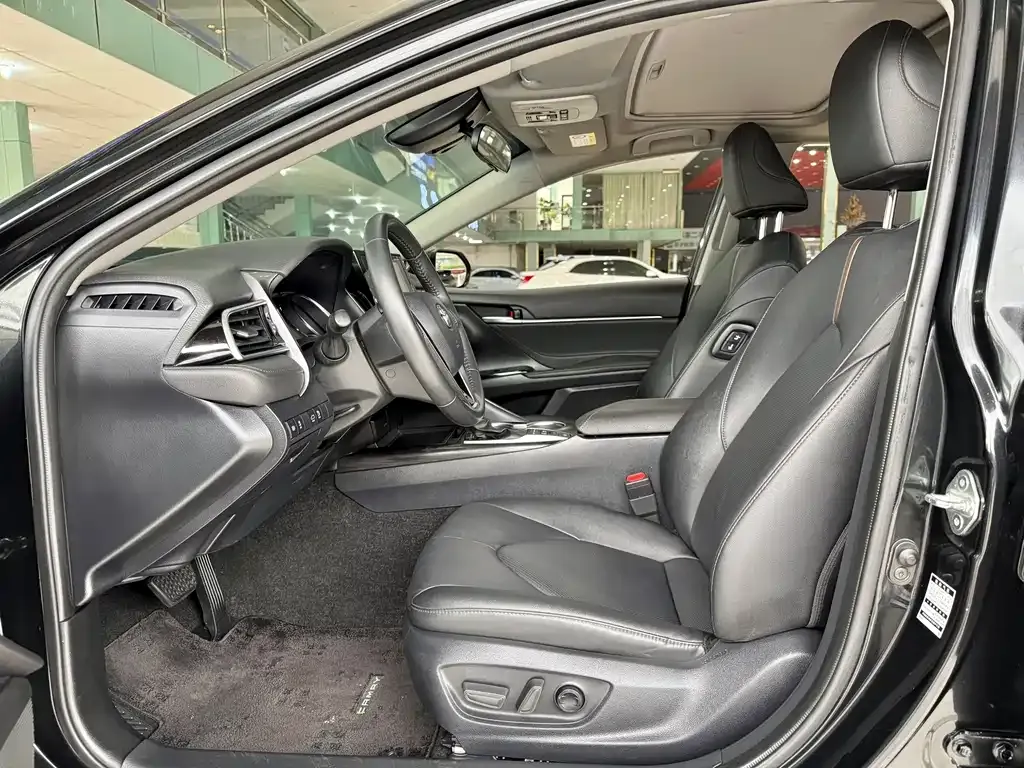 Toyota Camry 2021 из CN, фото 6