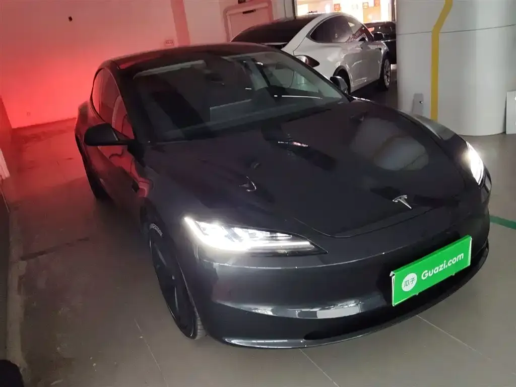 Tesla Model 3 — фото 4