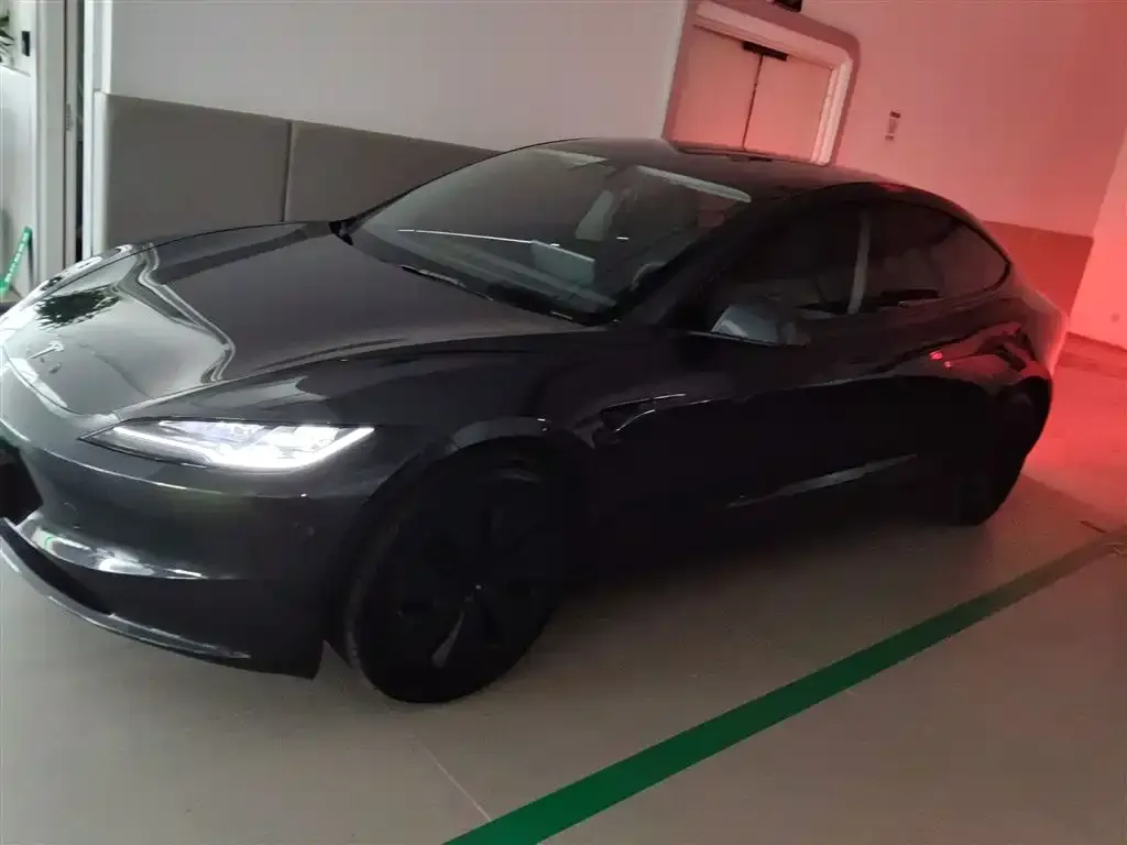 Tesla Model 3 — фото 5