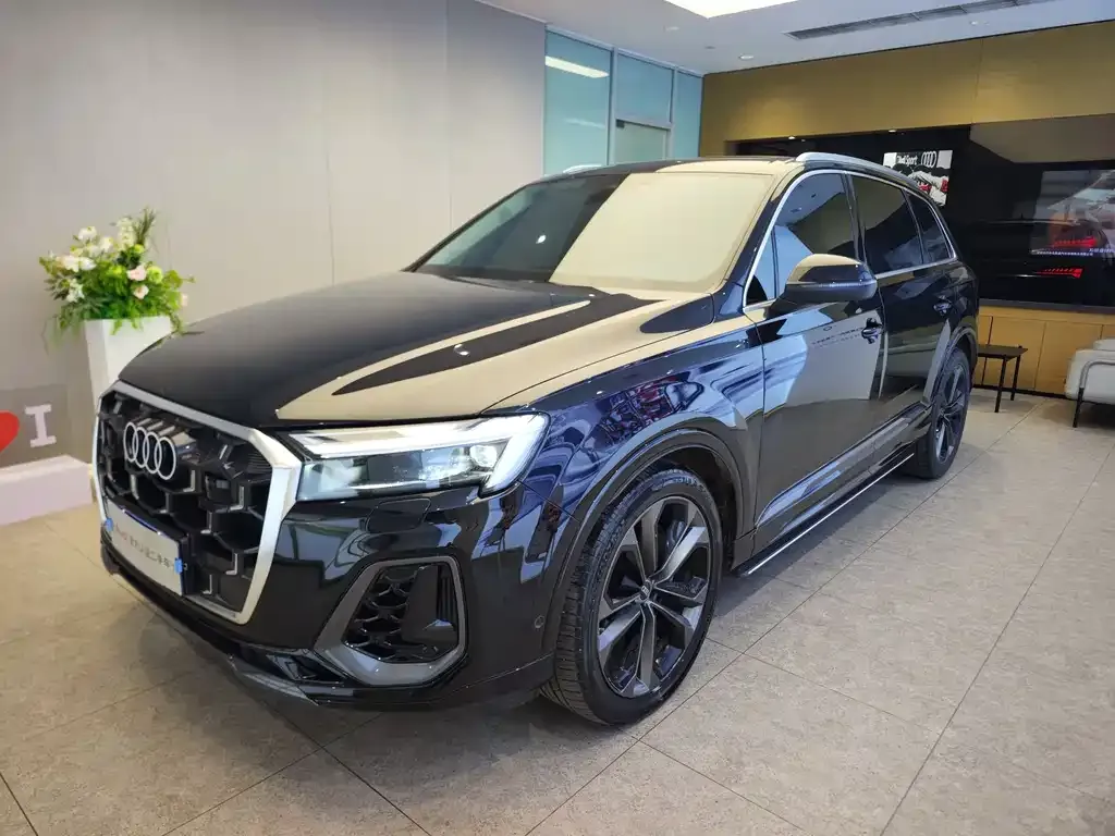 Audi Q7 2024 из CN, фото 1
