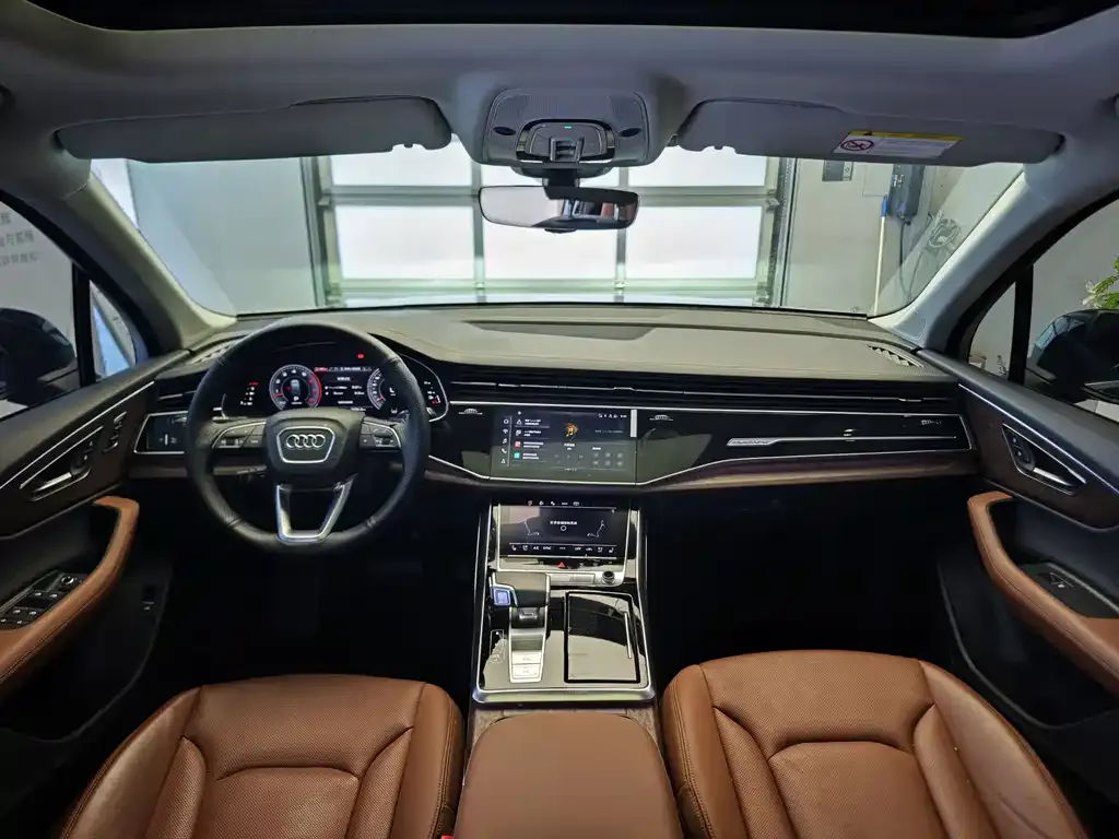 Audi Q7 2024 из CN, фото 5