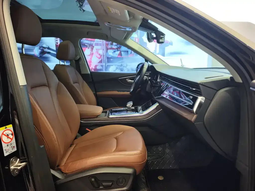 Audi Q7 2024 из CN, фото 6