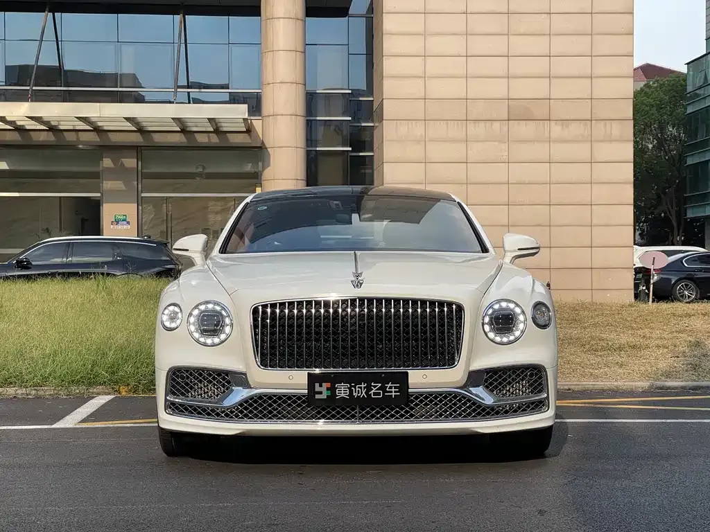 Bentley Flying Spur — фото 2